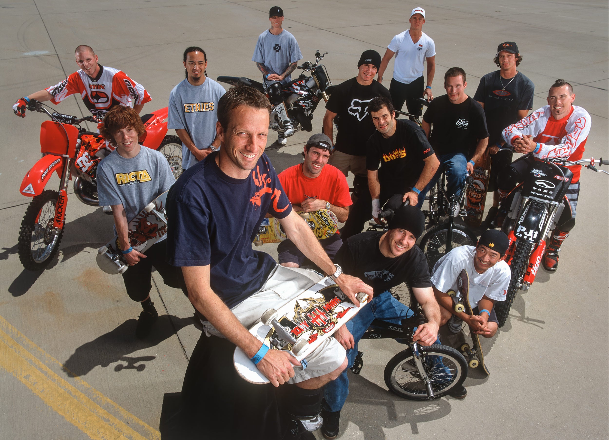 TONY HAWK AND THE BOOM BOOM HUCK JAM TOUR CREW, 2002